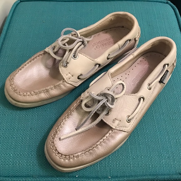 Sebago Docksides in white putty & metallic grey - Picture 2 of 4